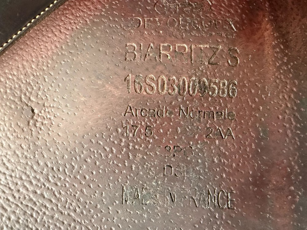 17.5 - 2016 Devoucoux Biarritz S, 2AA Flap, 4.5” Dot to Dot