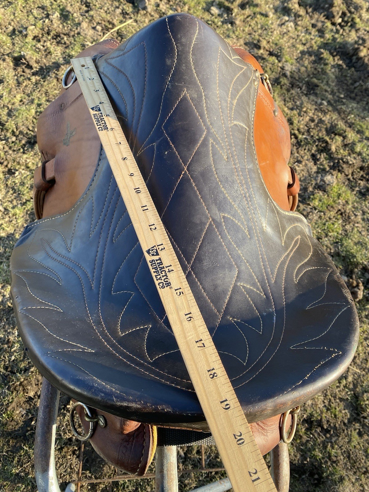 Used 17.5" Renegade Buena Vista gaited horse plantation saddle