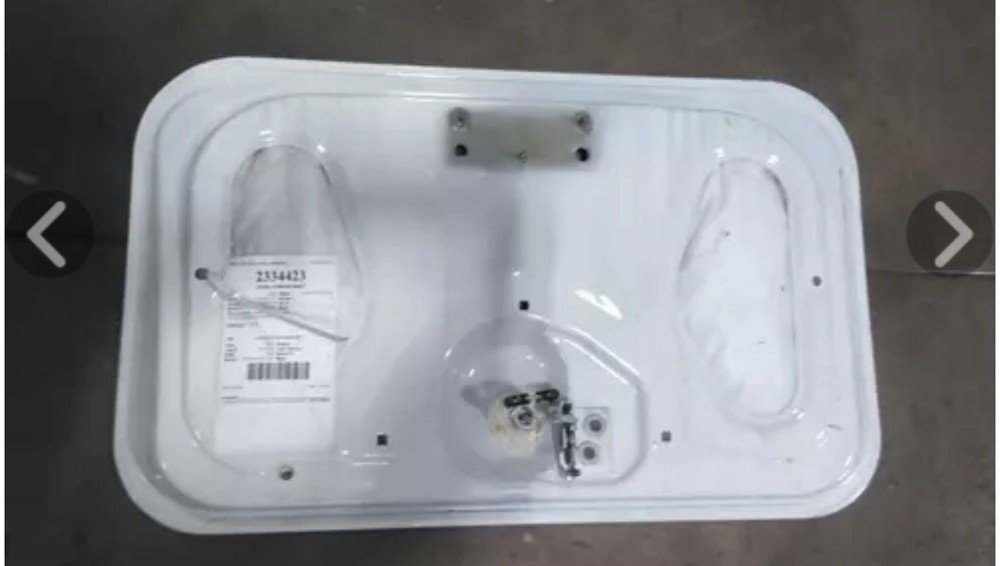 INTERNATIONAL LT DOOR, COMPARTMENT 2023