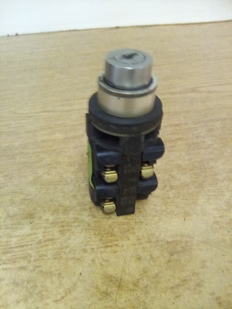 Honeywell Microswitch (2) EQ A156 Selector Switch "NO KEY"