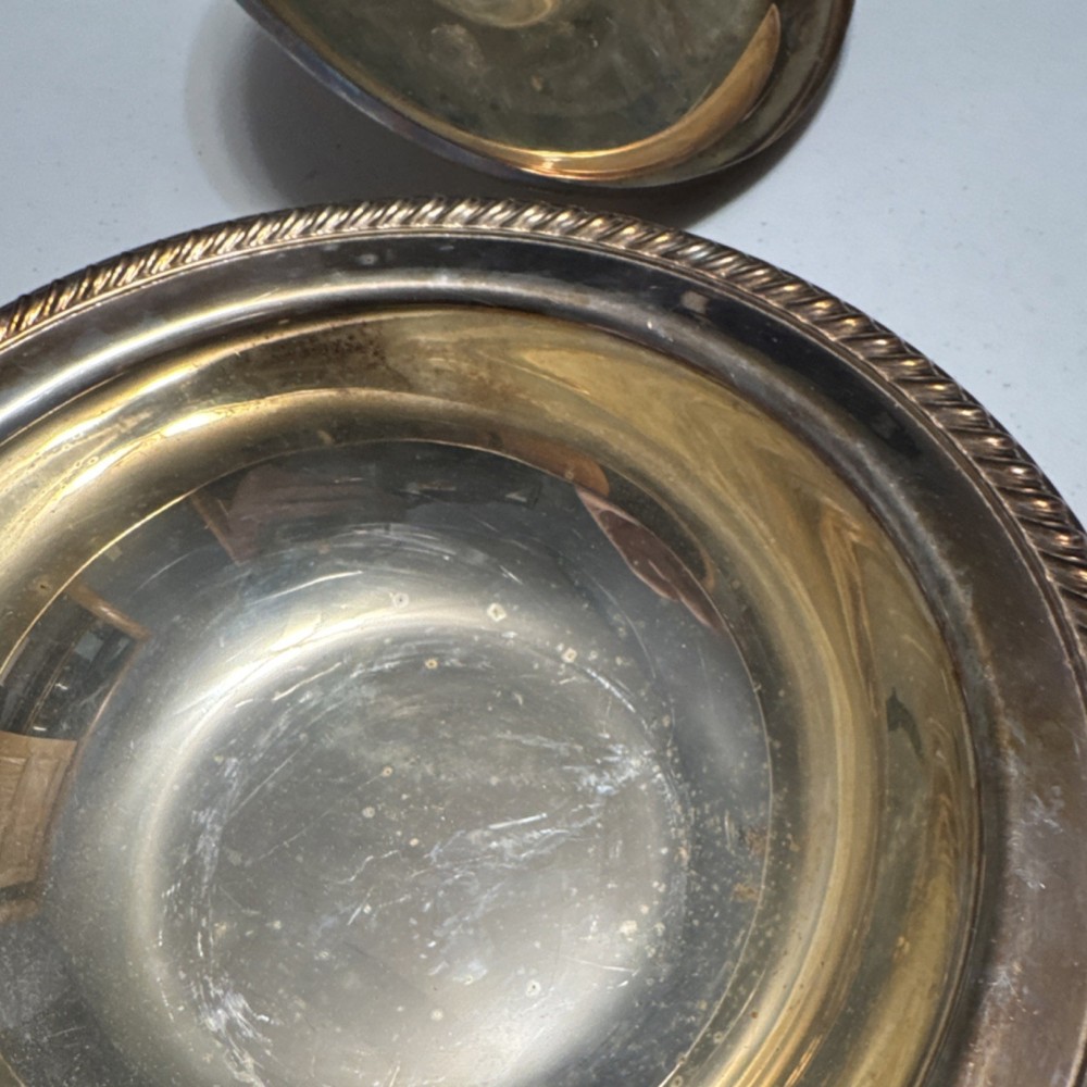 Wm. Rogers Silverplate Covered Bowl 862