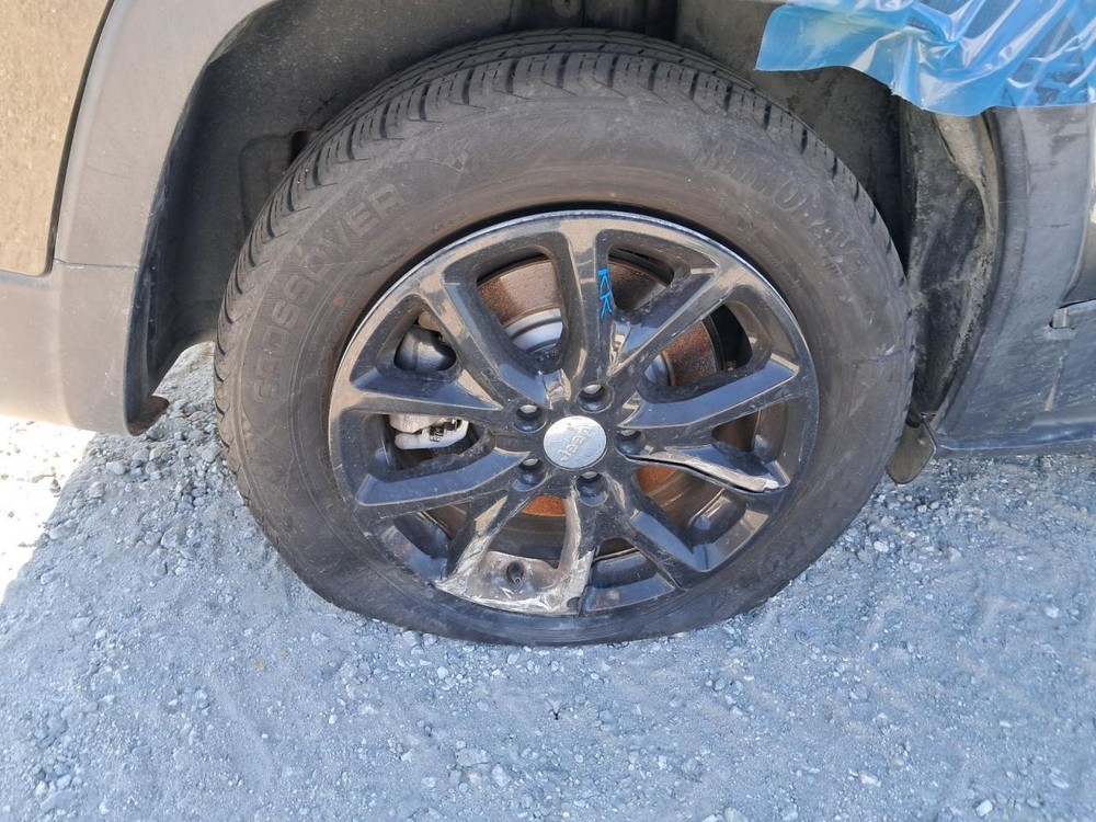 CHEROKEE 2015 Glove Box 4863443