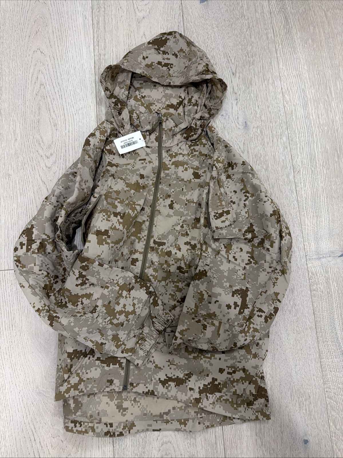 Patagonia AOR1 Level 5 Military Hooded Jacket Medium Regular