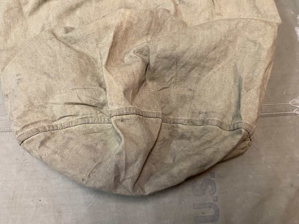 ORIGINAL WWII US ARMY INFANTRY BARRACKS LAUNDRY CARRY BAG- KHAKI,