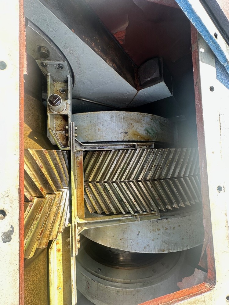 TRIPLEX 1300HP NATIONAL MUD PUMP