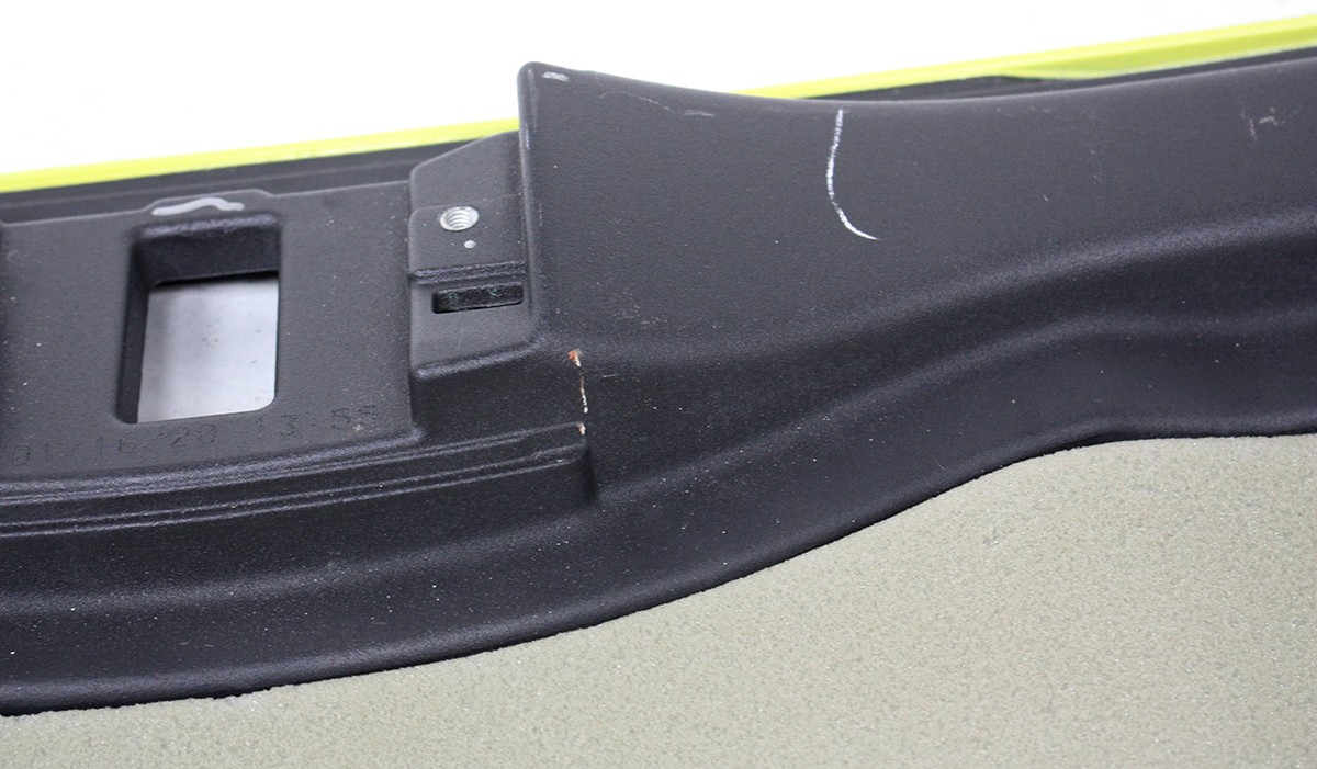 84851989 OEM Paint-To-Match Roof For Chevrolet Corvette (C8) Scratches