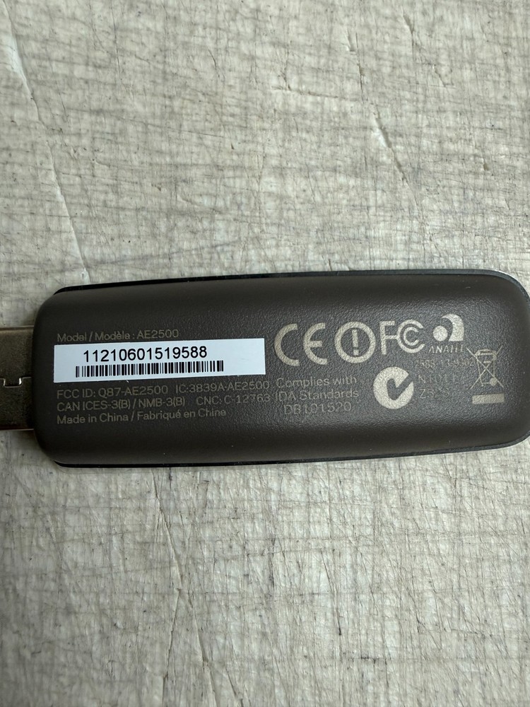 Linksys AE2500 Dual-Band Wireless-N USB Adapter - With Setup Software CD