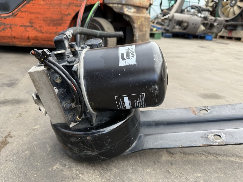 BENDIX AD IS AIR DRYER K048166