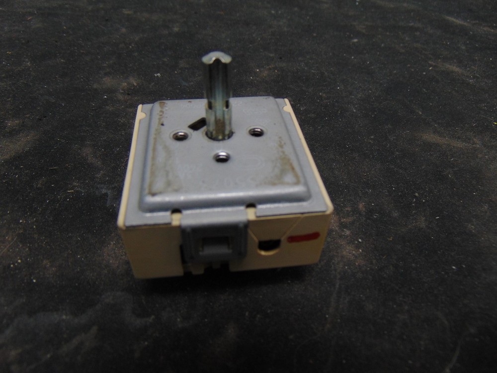 GE Electric Range JBP80B0H2BB Control Switch 229C4709P004
