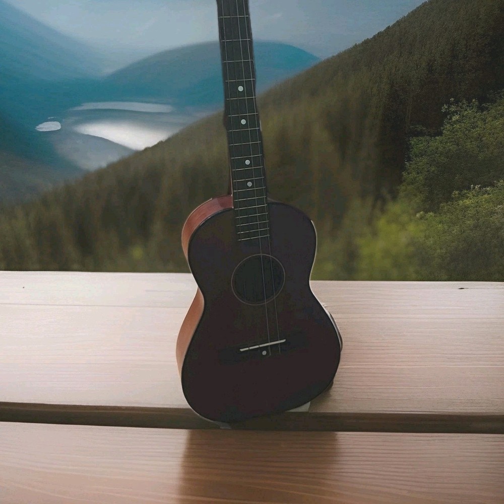Baritone Ukulele 30" with hard shell case