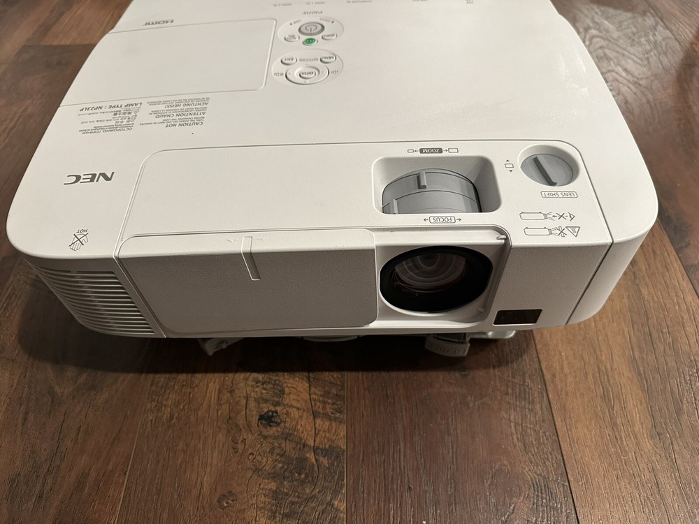 NEC P401W 3LCD Projector HDMI & Chief ceiling mount