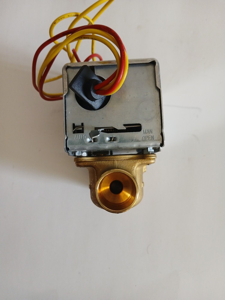 Honeywell Home Motorized Valve model V8043E1012