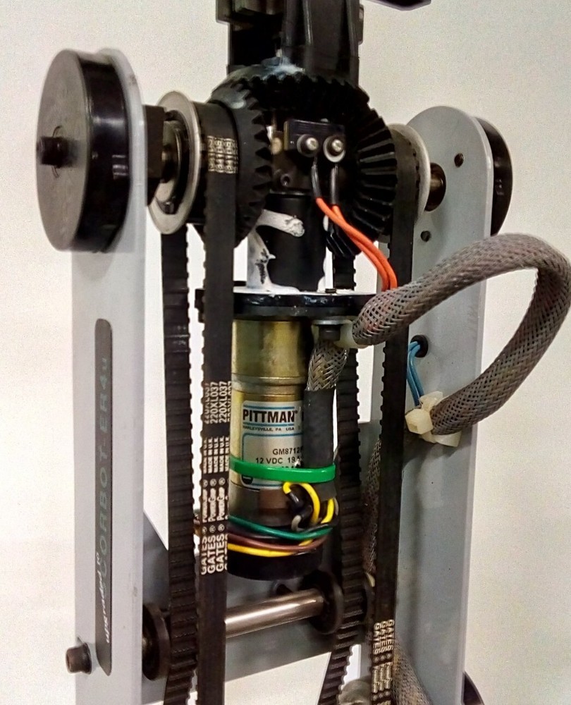 Eshed Robotec SCORBOT-ER Vplus Arm Robot Controller w/ Robot Conveyor