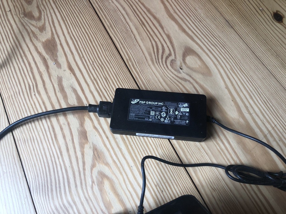 Micros Workstation 6 POS Touch Screen Terminal Micros CAL Windows 8.1 READ