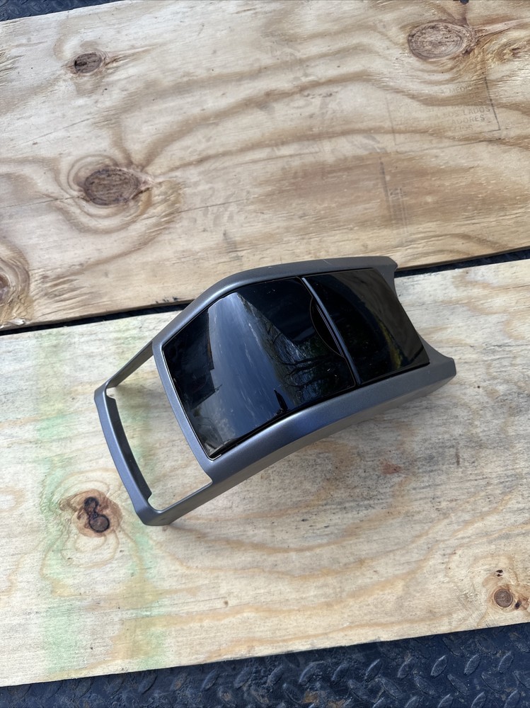2004 TOYOTA PRIUS CUP HOLDER (FRONT)