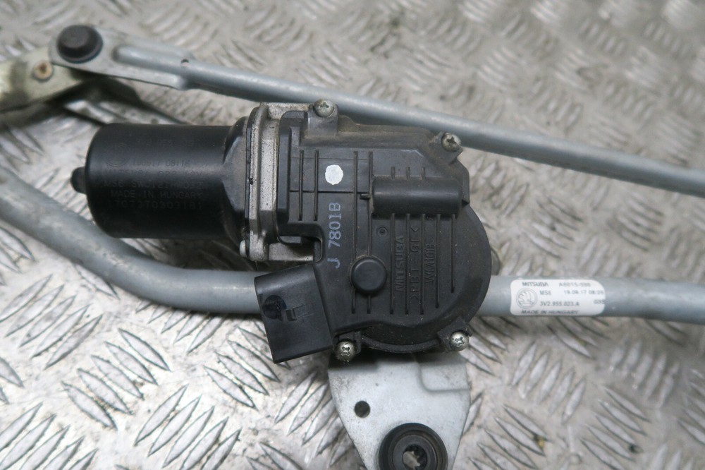 2017 SKODA SUPERB FRONT WINDOW WIPER MOTOR REF8045