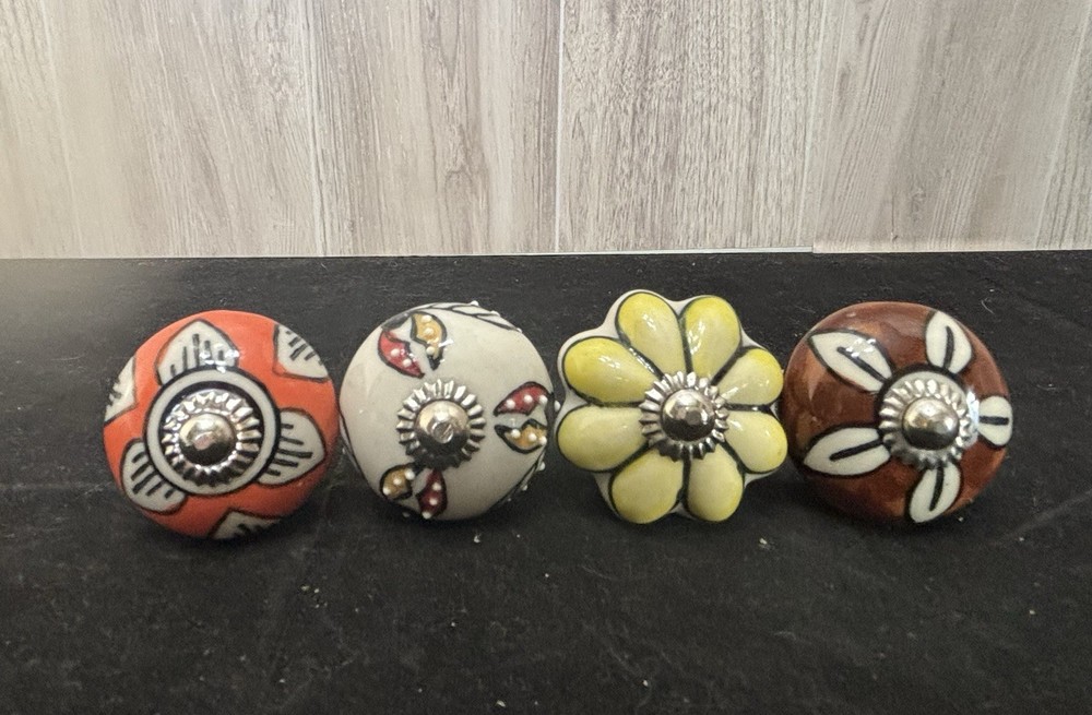 8 Hand painted Ceramic Knobs Pulls Drawer Cabinet Dresser Jewelry Box Multi