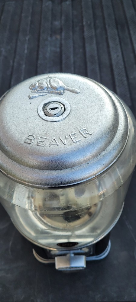 beaver gumball machine