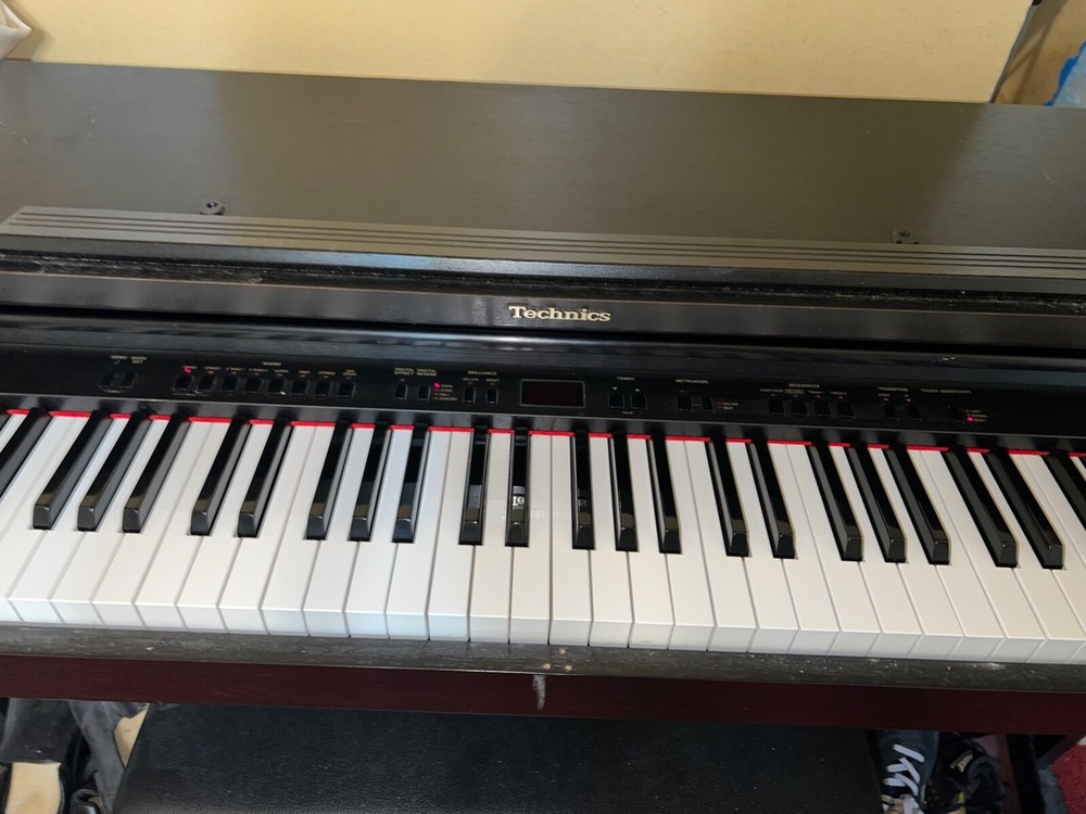 Technics SX-PX552 Digital Piano