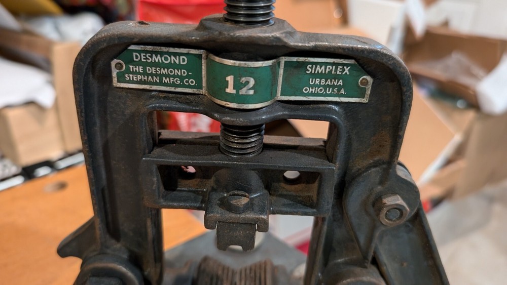 Desmond Stephan Simplex #12 Bench Mounted Pipe Vise w/2 mounting bolts