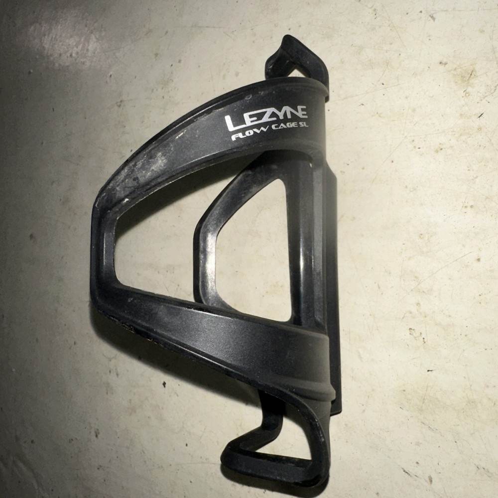 Lezyne Flow SL - L Water Bottle Cage LEFT Hand Side Loading Secure Black Small