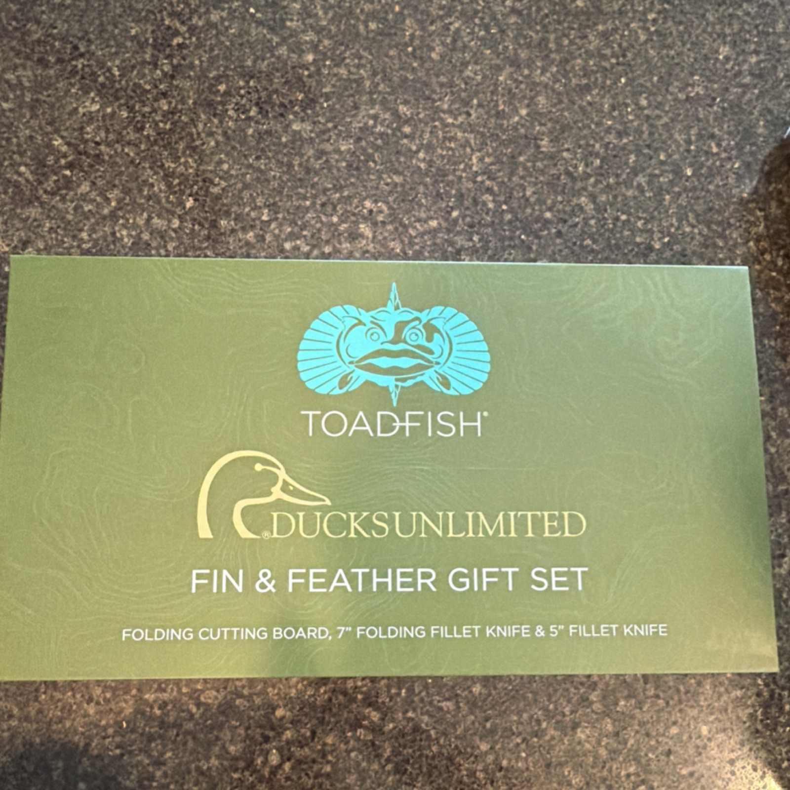Toadfish Fin & Feather Set, 7" & 5" Fillet Knives, Folding Cutting Board