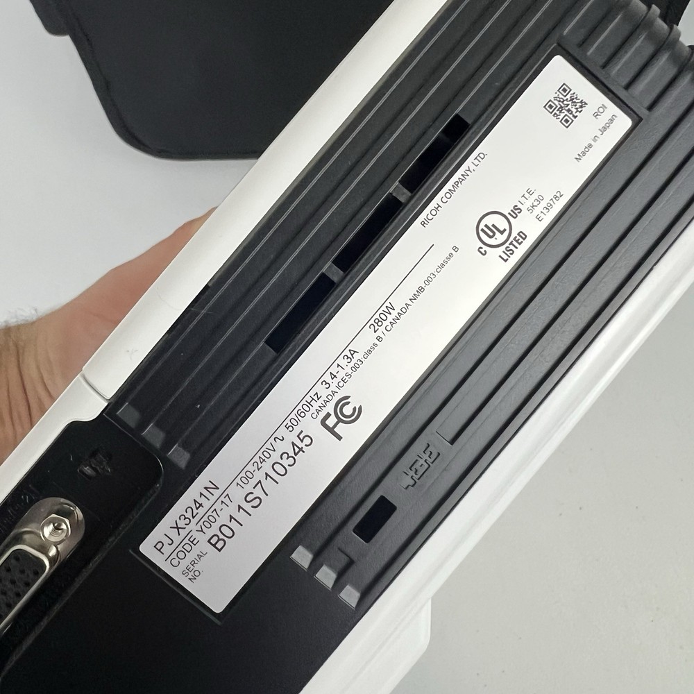 Ricoh PJ X3241N Projector USB VGA HDMI SEE NOTES
