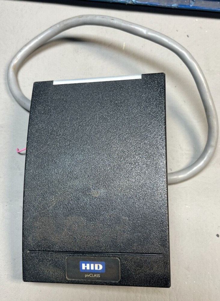 HID 920PHRNEK00005 multiCLASS RP40E Wall Switch Reader Black Bluetooth/OSDP Used