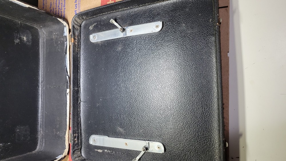 ADLER J5 TYPEWRITER NOTE WITH CASE