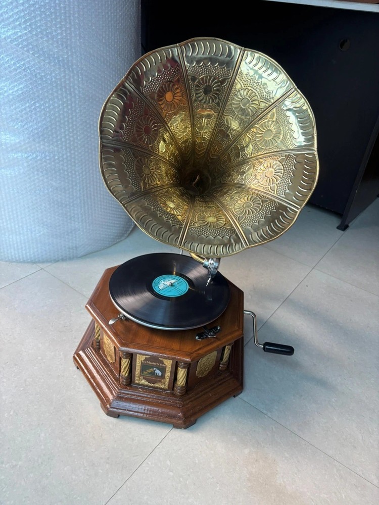 Vintage Look HMV Gramophone Functional Working Phonograph, win-up record player