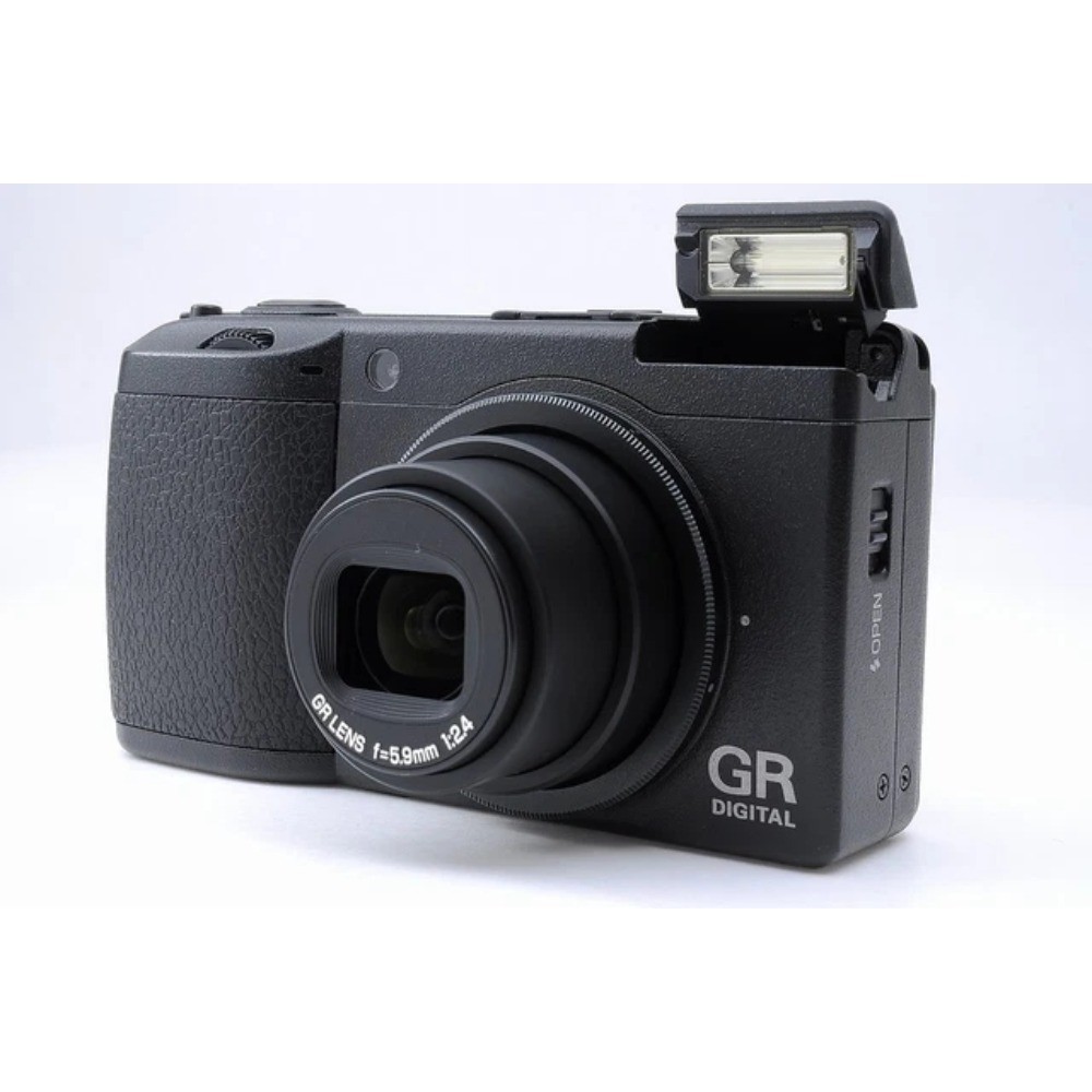 Ricoh GR Digital II GRD2 Compact Self Timer Digital Camera with Accessories