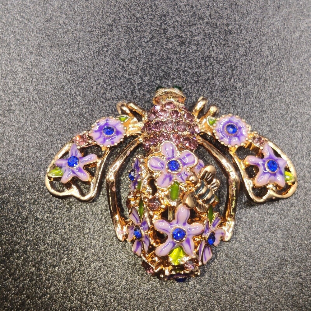 joan rivers bee pin rare
