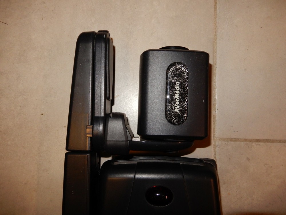 AVERMEDIA AVERVISION 330 PORTABLE DOCUMENT CAMERA PROJECTOR