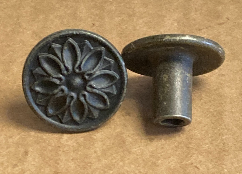 Pair Of Vintage Hardware Drawer Pull Handle Knobs Metal Flower Pattern