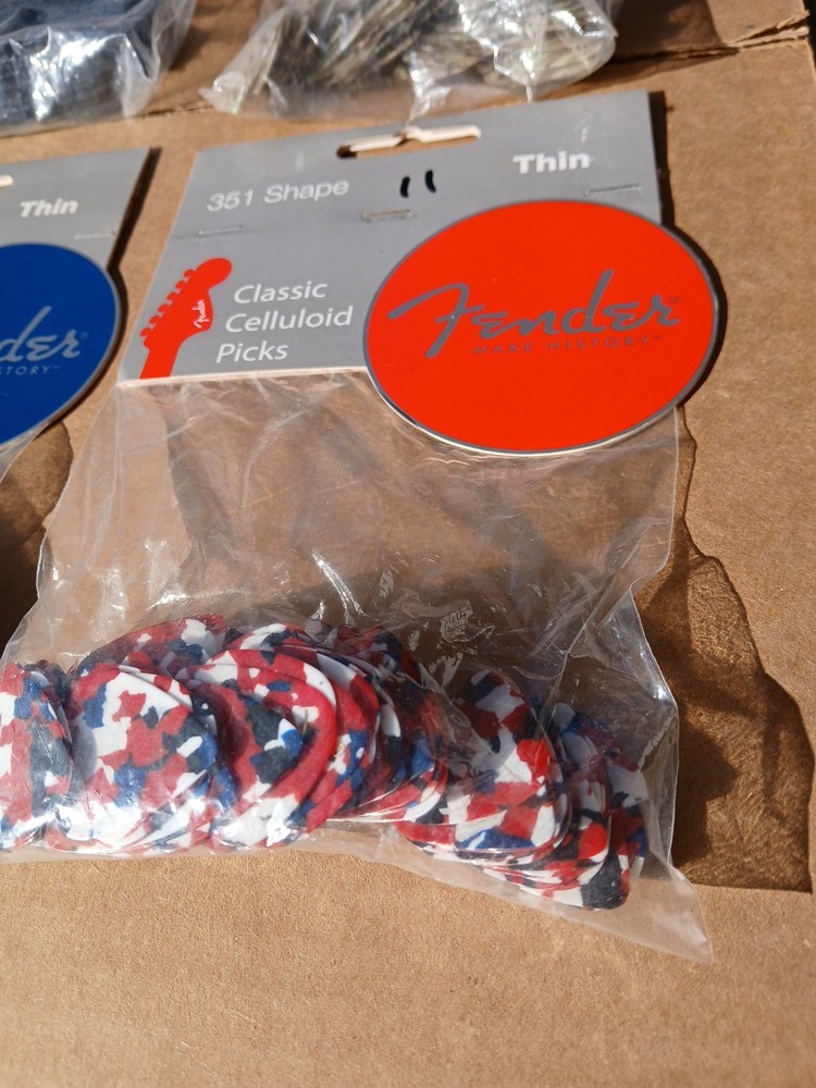 Fender Guitar Picks (Thin, Medium, Heavy Packs of 144, You Choose)
