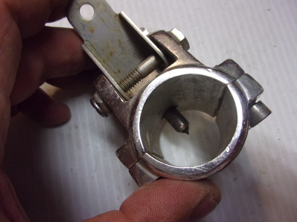 RUPP MARINE OUTRIGGER locking coupler 1-1/4" ID