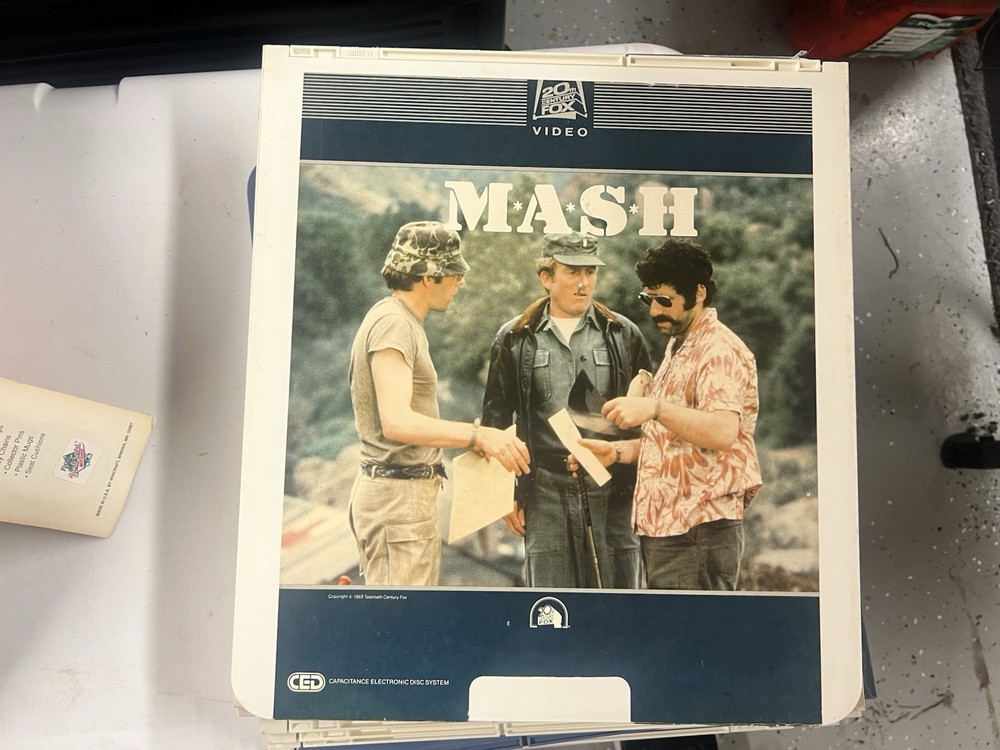 1969 MASH CED Videodisc Donald Sutherland SelectaVision - (UNTESTED)
