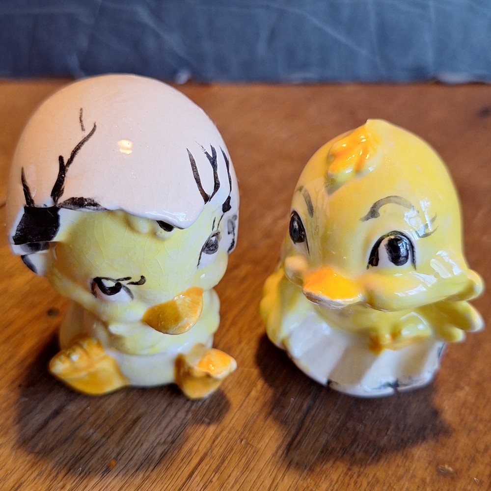 Vintage Chicks Hatching Eggs Ceramic Figurines Easter/Spring 2.5" Tall