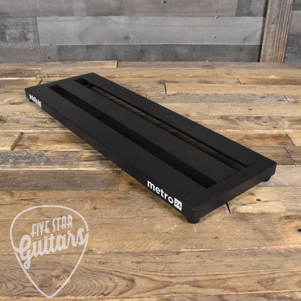 Pedaltrain Metro 24 Pedal Board with soft case