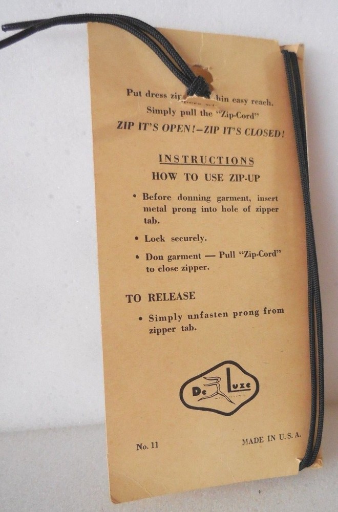 Vintage DeLuxe Zip-Up Zipper-Pull