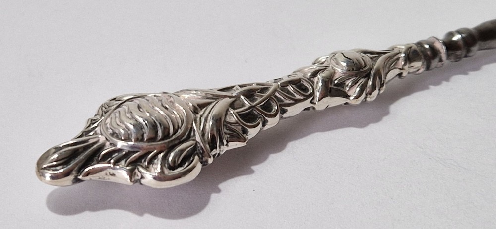 ANTIQUE SILVER DRESSING AID - BOOT BUTTON HOOK 7" RARE PATTERN