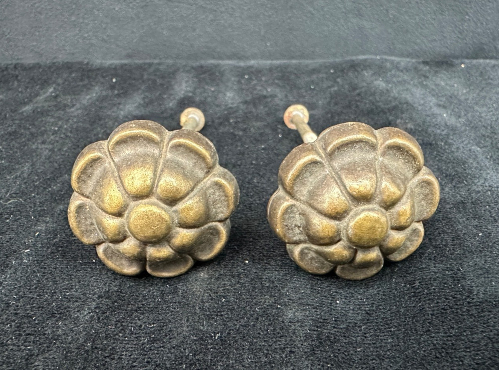 Vintage Brass Knobs 2 Round Knobs Vtg Hardware Antiqued Brass 1.25" GrannyCore