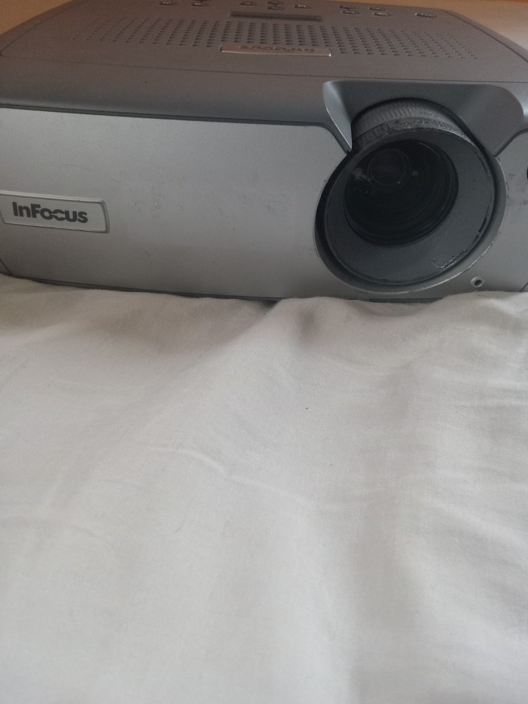 InFocus LP640 Desktop Projector Gray VGA DVI Network RCA Serial
