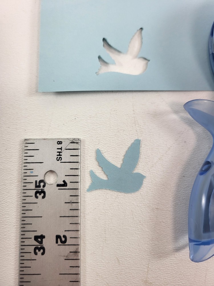 Fiskars Squeeze Dove Baby Chick - Easter / Spring Paper Punch 1"