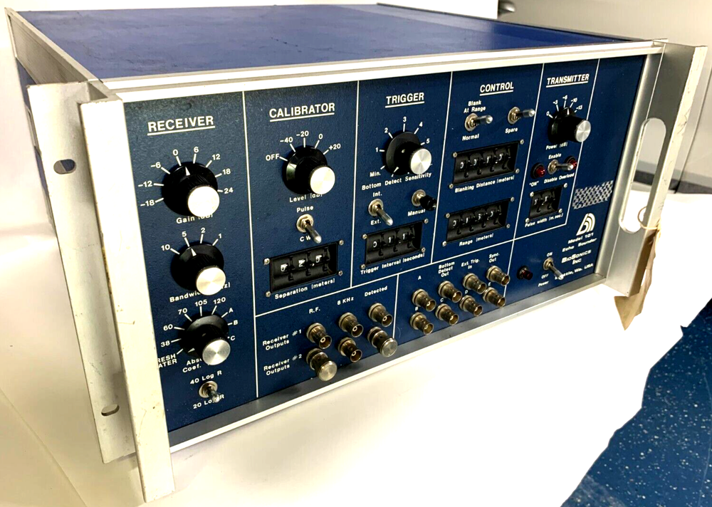 Biosonics model 101 sonar DEEP WATER echo sounder receiver, locking hard case