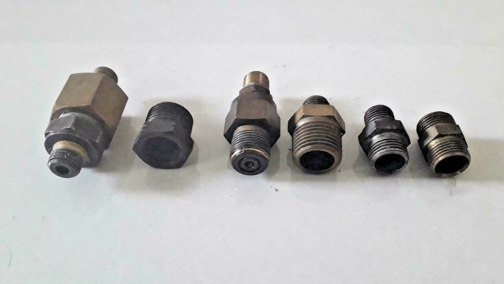 Hand held test pump Pressure calibrator Adapters/Fitting