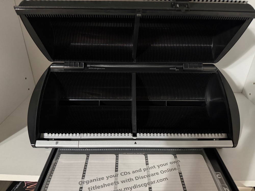 Discgear Selector 100 CD DVD Storage Holder Black Silver Disc Organizer Catalog