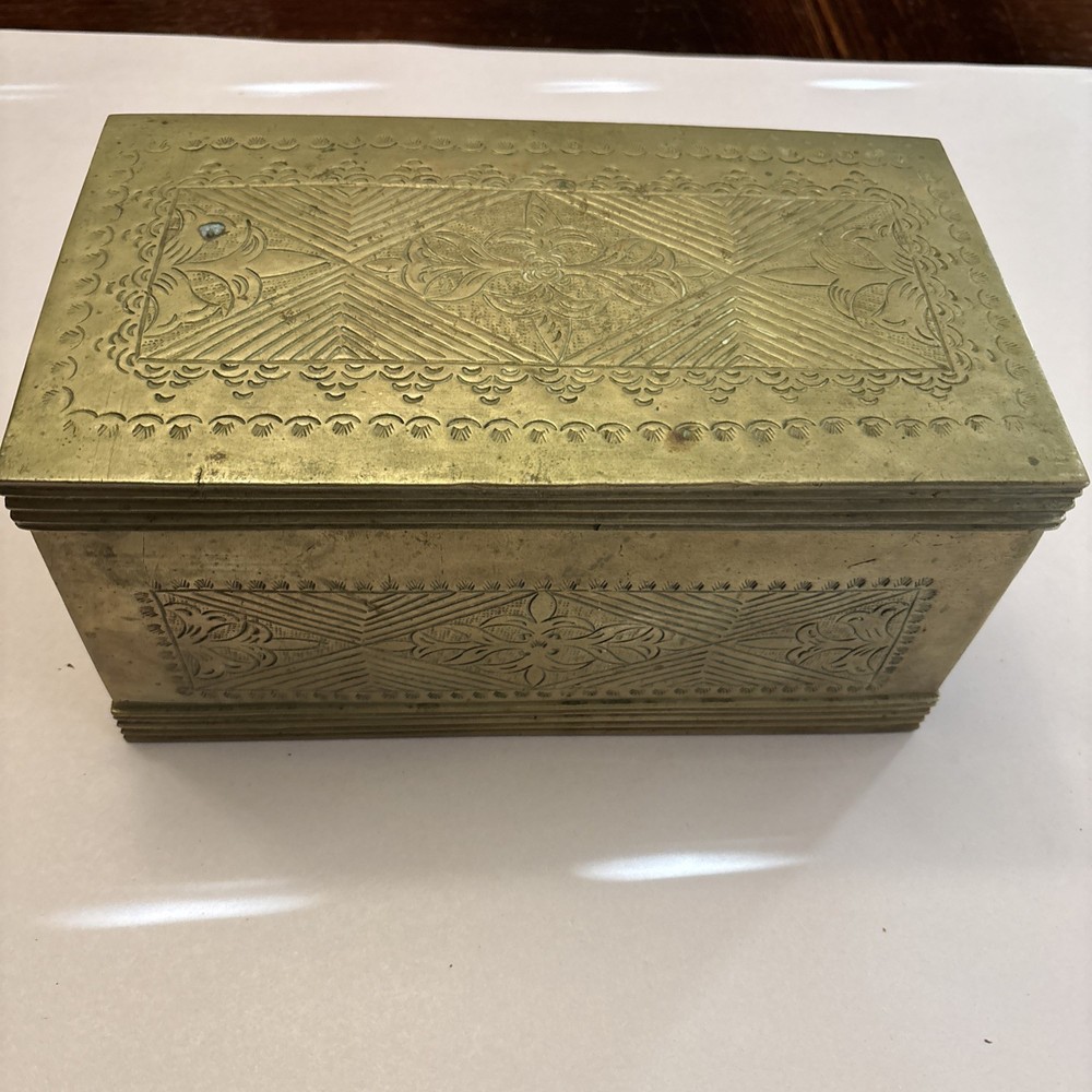 “Antique Victorian Brass Coal Hod / Fireplace Box – Decorative Storage”