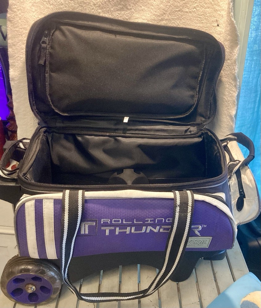 Storm Rolling Thunder bowling bag for 2 Balls retractable locking handle wheels