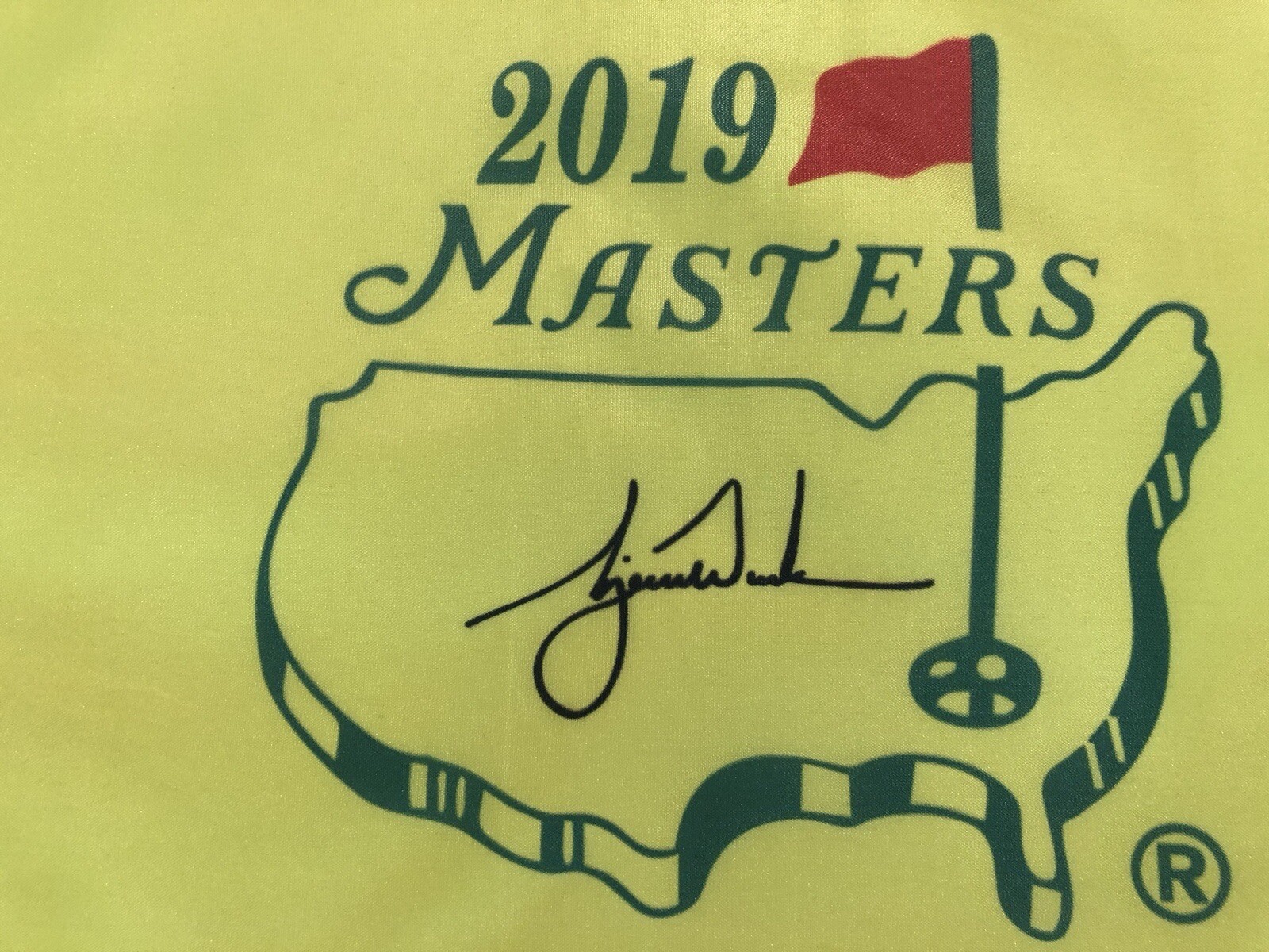 2019 Masters Souvenir Flag w/Tiger Woods PGA AUGUSTA NATIONAL 2025 Masters